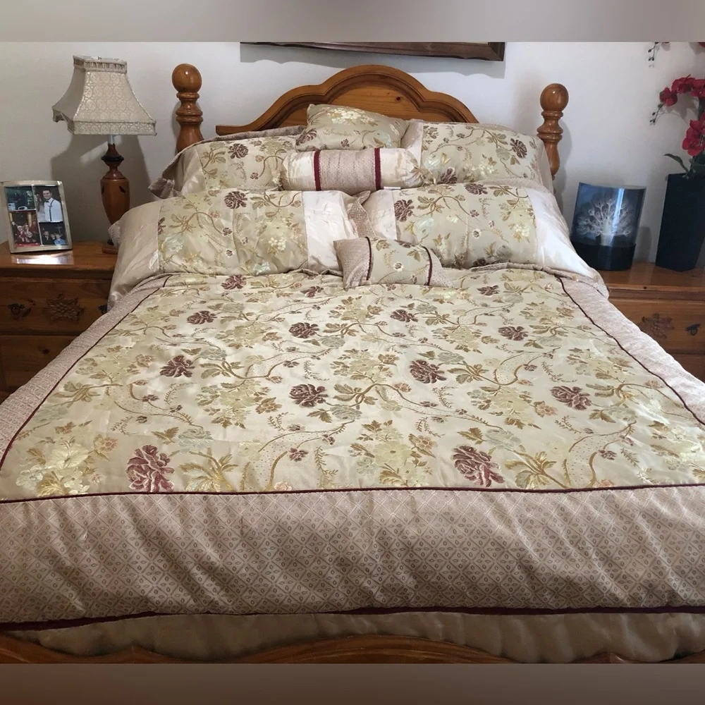 Elegant Antique Floral Cream Bedding Set Size Queen By Ashley McBride